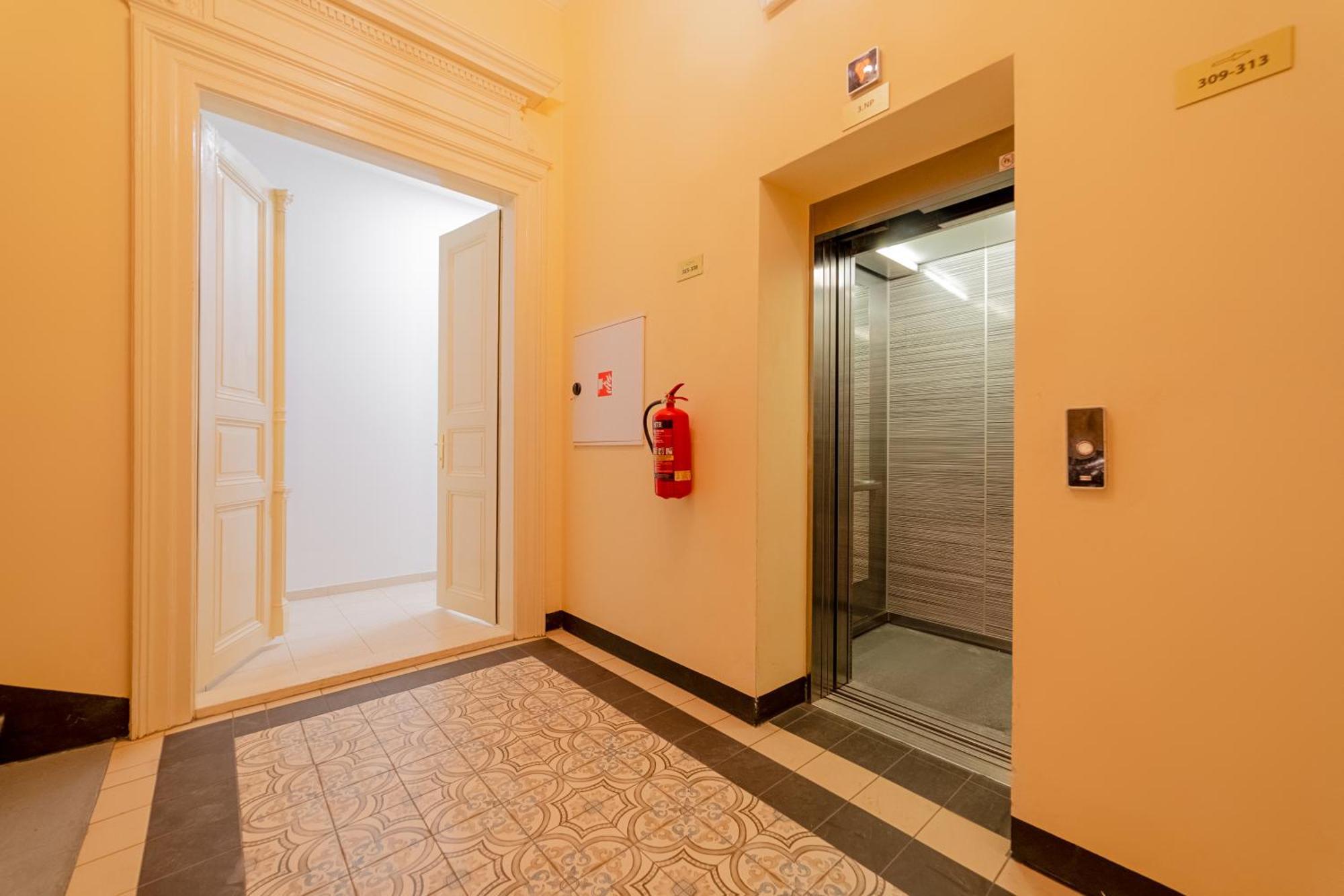 Apartment Millenium Palace By Rentez
